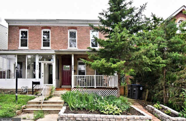 242 E 8TH AVE photos photos
