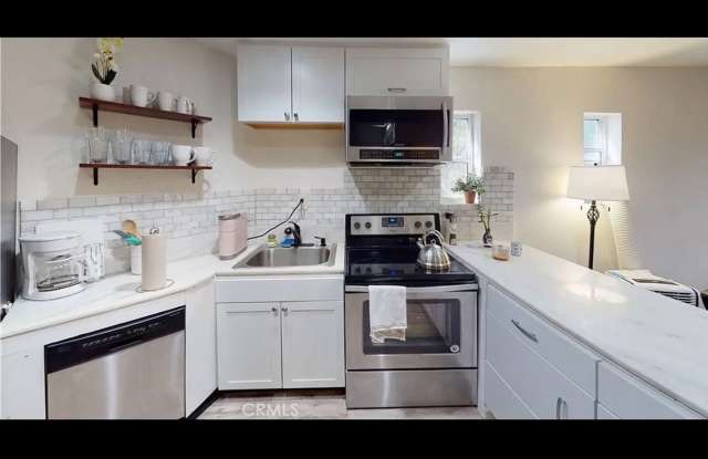1 Bedroom Single Family Home in La Habra Gallery 2