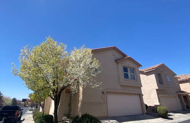 3 bedroom 2.5 bath in gated community Gallery 3