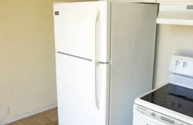 2 BR/ 1 Bath Low- rise Apartment photos photos