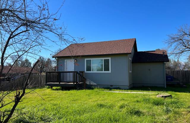 2 bedroom, 1 bathroom home located in the heart of Redding! photos photos