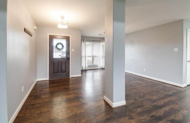 2420 Canterbury Court Gallery 3
