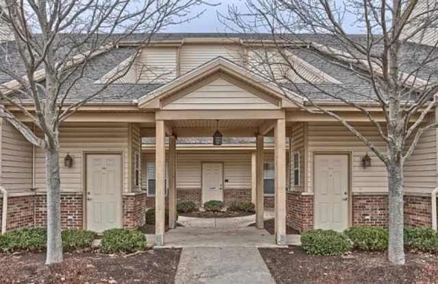 2bed 2 full bath Condo is West Champaign photos photos