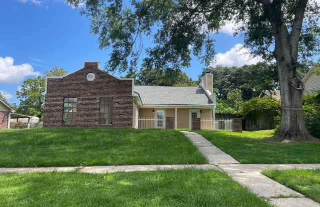 Welcome to this Beautiful 3 Bedroom 2 Bath Home! Gallery 3