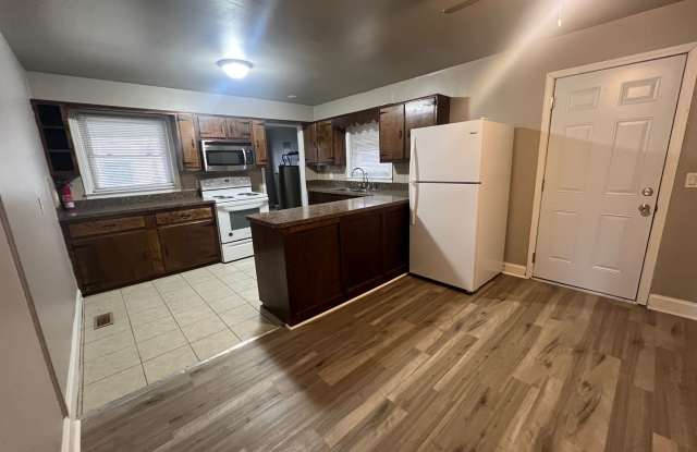 Cozy 2 Bedroom and 1 Bath Home Gallery 4