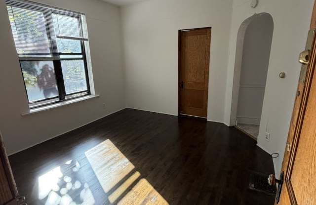 2701 N Troy Gallery 1