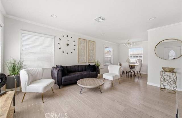 6501 Charlesworth Avenue Gallery 2