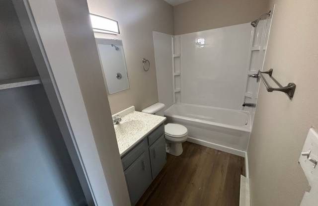Two bedroom one bath apartment Gallery 4