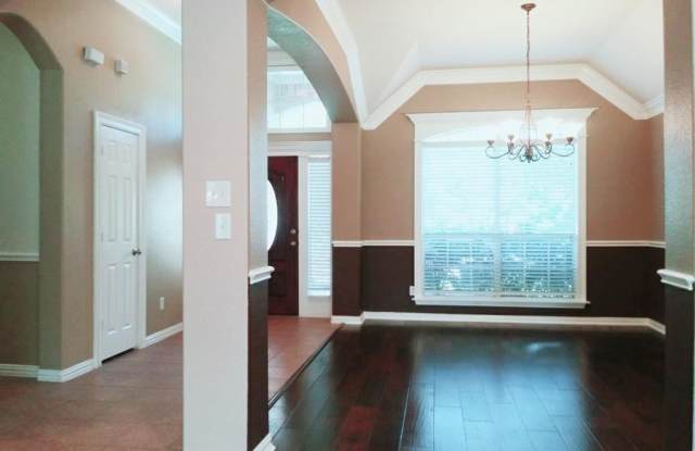 1918 Laurel Oak Court Gallery 4