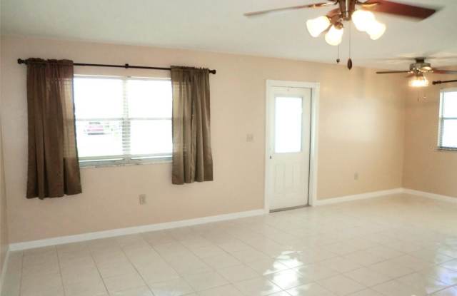 206 ANDOVER Place N Gallery 4