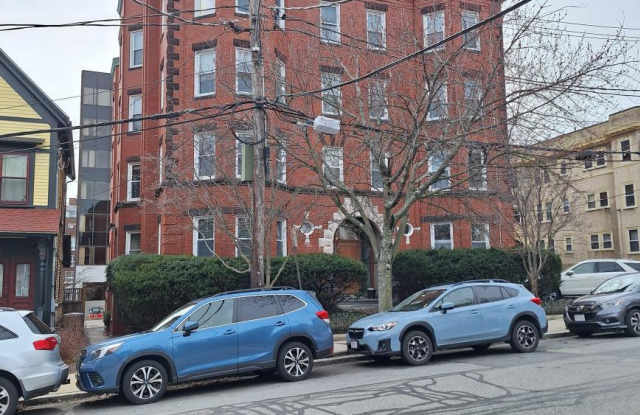 18 Centre photos photos