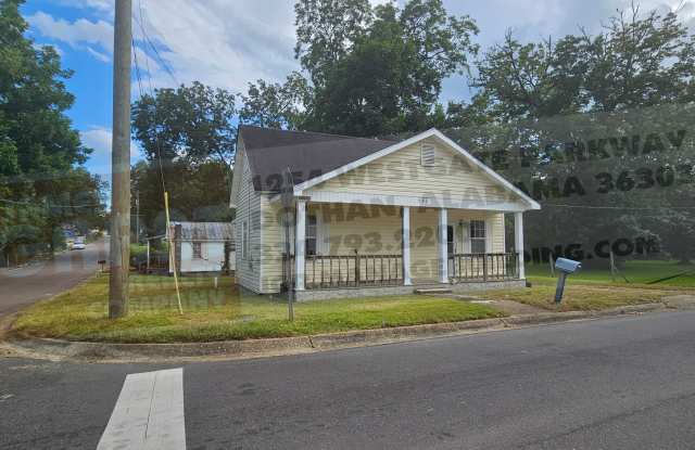 901 Tacoma Street Gallery 1