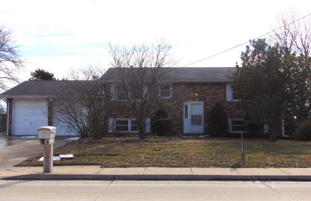 Great 4 Bedroom House In Ashland MO! - 200 East Liberty Lane, Ashland, MO 65010