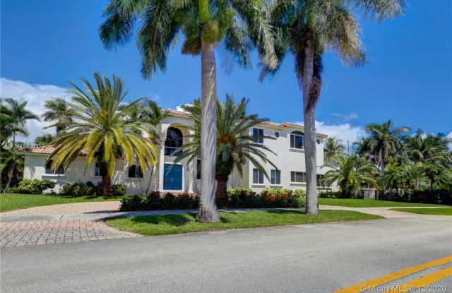 1205 N Northlake Dr - 1205 N Northlake Dr, Hollywood, FL 33019