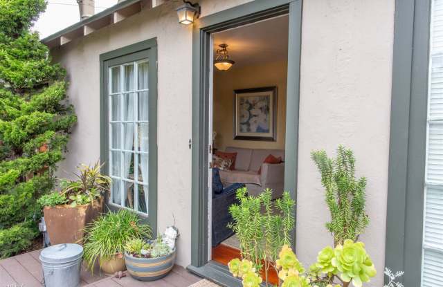 3805 Zen Garden Cottage Gallery 3