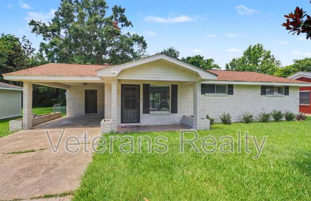 111 Valentine Dr photos photos