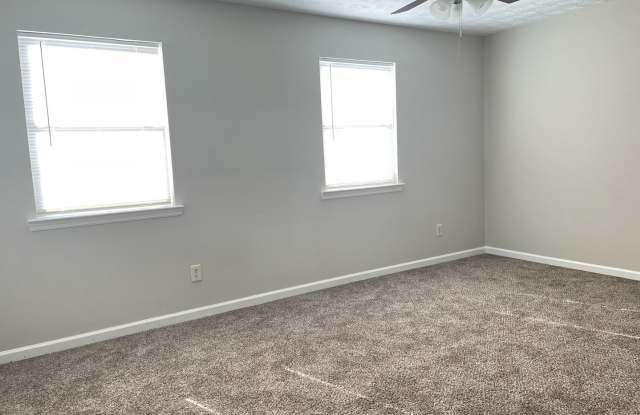 Spacious 2 Bedroom/2 Bath Townhome Gallery 1