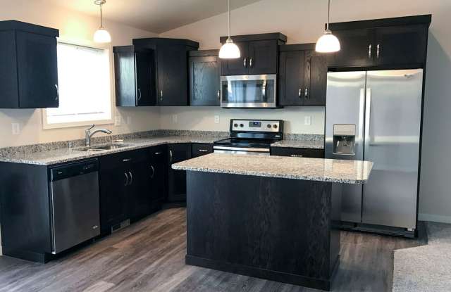 4 Bed 3 Bath Single Family Home - 4533 13th Street South, Moorhead, MN 56560