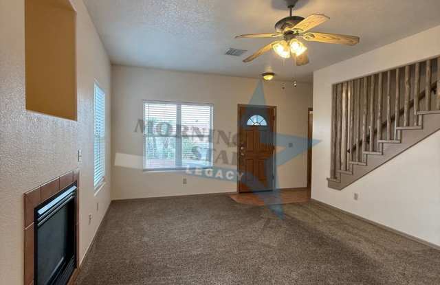 Cute 3 Bedroom Townhouse - Close to Everything! Gallery 4