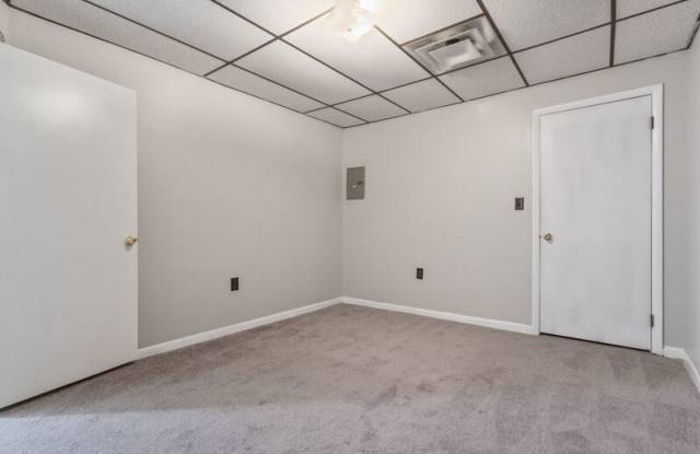 1820 Sanderson Ave Gallery 4
