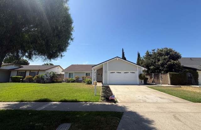 On Cul-De-Sac: 4 Bedroom 2 Bath Single Story Home photos photos