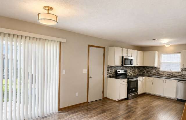 3 BR/2BA Home for Rent. | Newly Renovated Single Family Home | 1-Car Garage Parking |In Columbus! Gallery 4