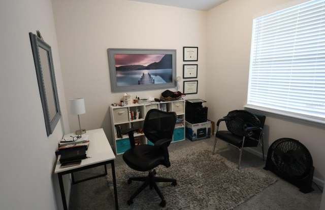 301 GOLDEN SANDS Circle Gallery 3