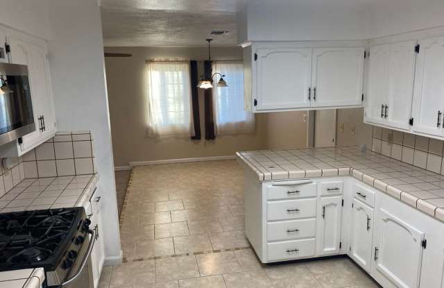 Cute home for rent in Visalia! photos photos