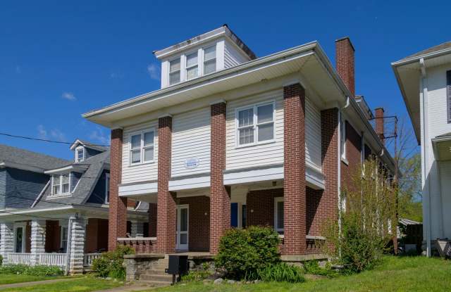 SHOWINGS AVAILABLE - Historic Apartment Building Off Euclid! - 363 Aylesford Place, Lexington, KY 40508