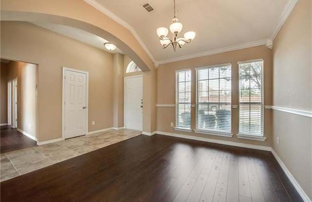 11701 Harbor Road Gallery 4