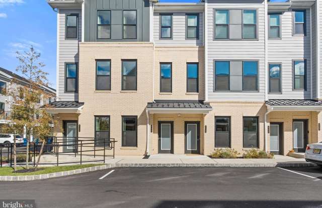 715 PARKER Boulevard photos photos