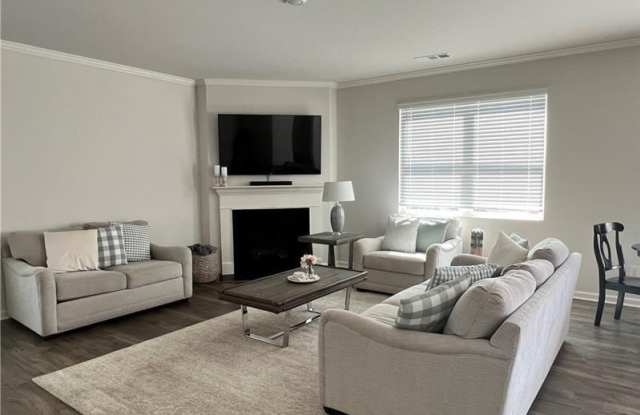 167 Fernbrook Trail Gallery 3