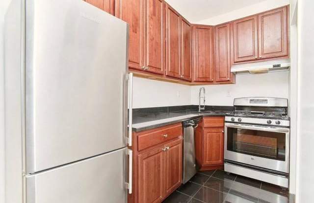 141 West 80th St - 141 West 80th Street, New York City, NY 10024