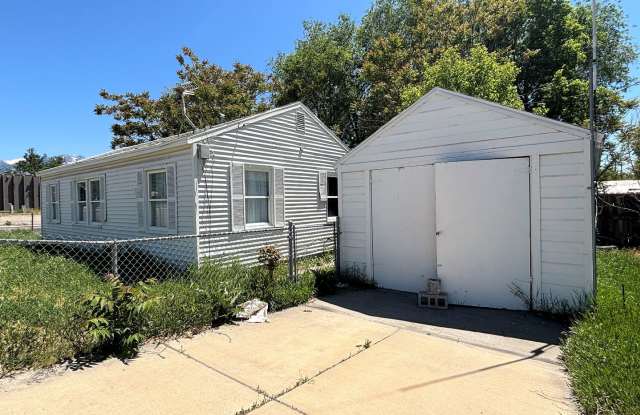 Newly updated 3 bedroom Salt Lake home is a must see!! - 3304 South 460 East, South Salt Lake, UT 84115