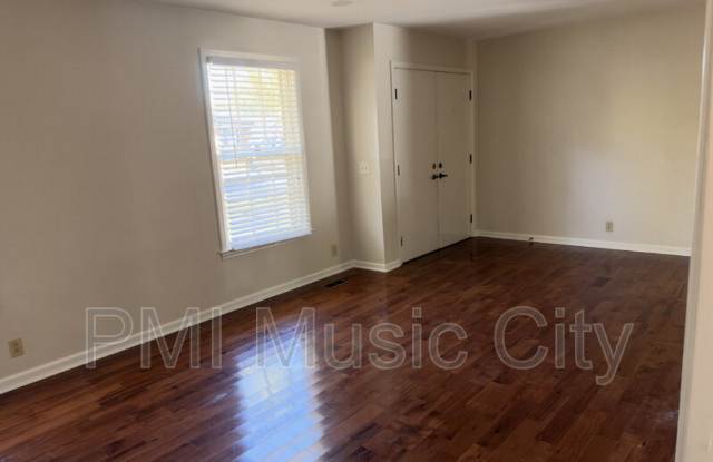 7229 Green Meadows Ln Gallery 3