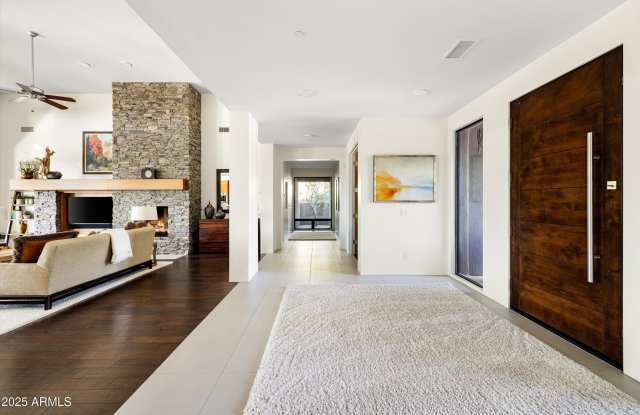 9894 E MIRAMONTE Drive Gallery 4