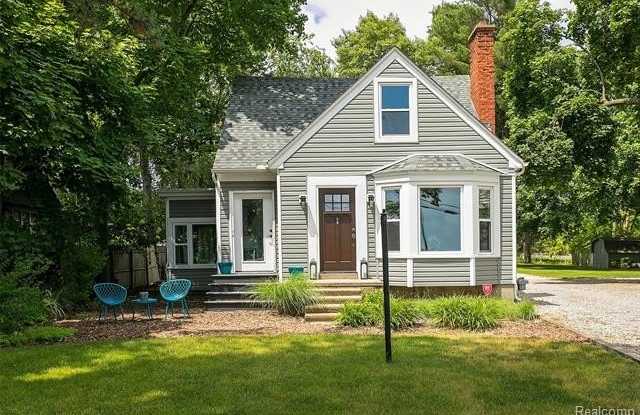 3630 ORCHARD LAKE Road photos photos