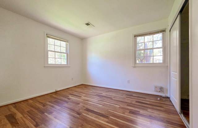 4221 N VALIANT Court Gallery 4