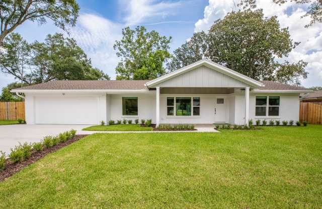Beautifully Renovated Home Backing Up To Golf Course in Jax Beach photos photos