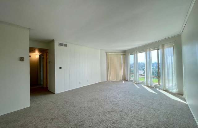 Beautiful One Bedroom One Bathroom Plus Den in La Mesa! photos photos