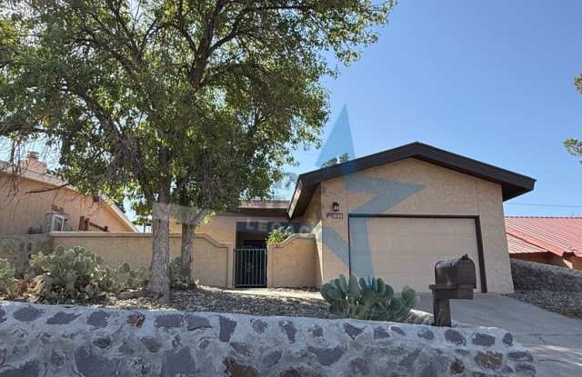 Charming 3 Bedroom Home - Location, Location, Location! Gallery 1