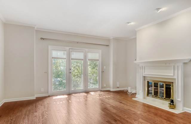 Spacious 2-Bedroom, 2-Bath Condo with Pool in Nashville Gallery 1