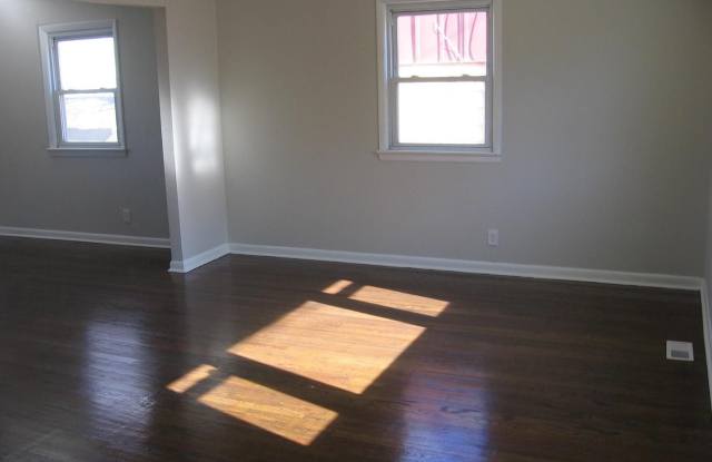 Fantastic split level single family home! Gallery 4