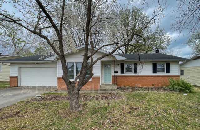 818 N Patterson - 818 North Patterson Avenue, Springfield, MO 65802