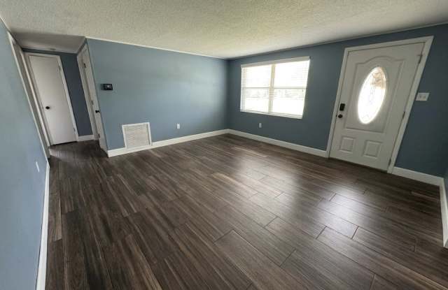 3409 Cambridge Drive Gallery 1