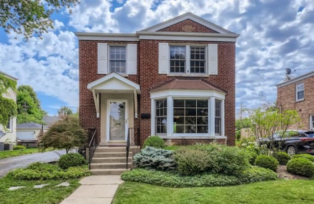 9 South Ridge Avenue - 9 South Ridge Avenue, Arlington Heights, IL 60005