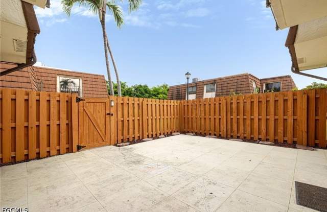 1418 Park Shore Circle photos photos