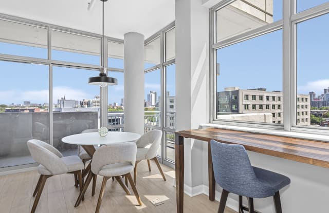 511 West Division Street - 1Unit 706 Gallery 3