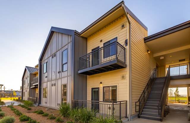 295 Walnut Ave photos photos