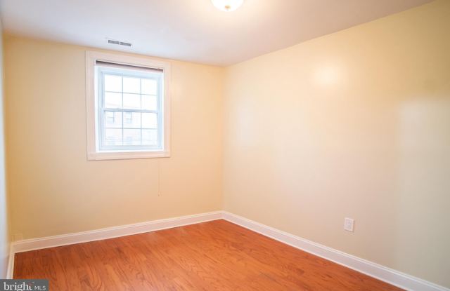 1124 E PASSYUNK Avenue Gallery 3